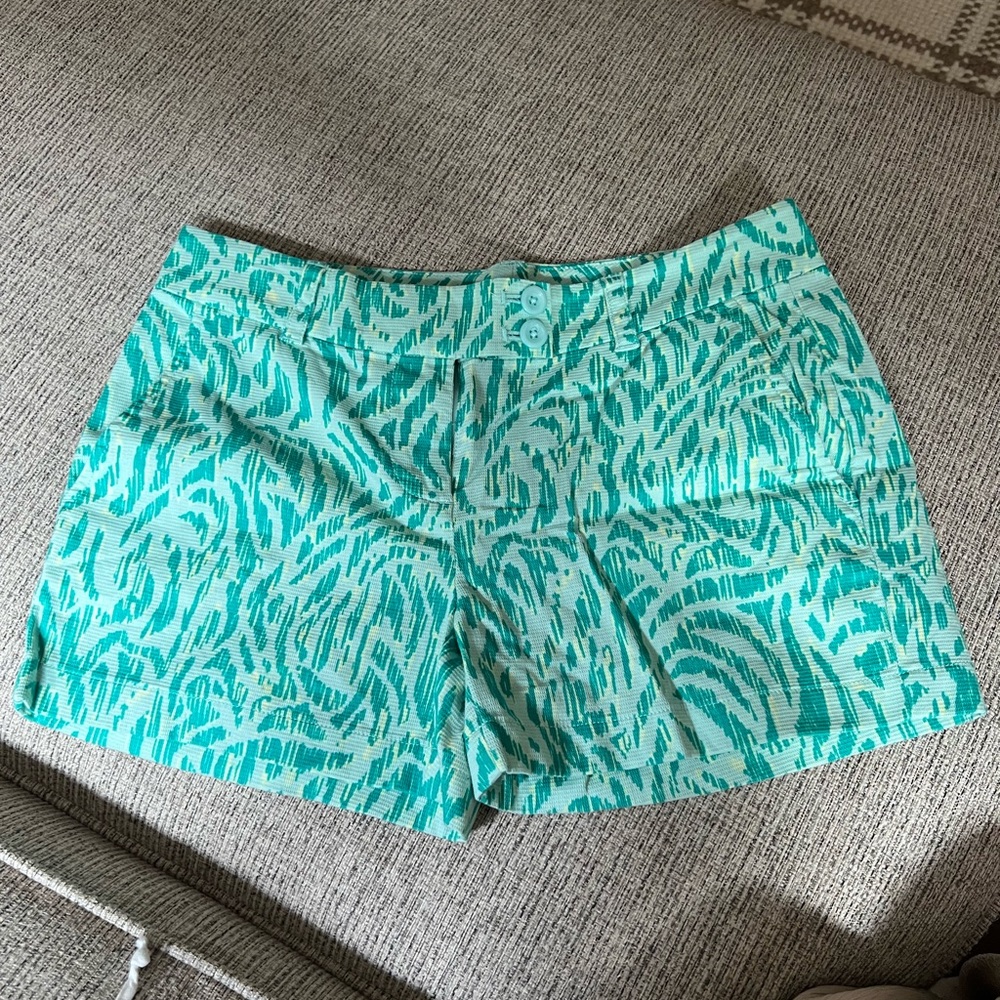 Vineyard vines patterned shorts